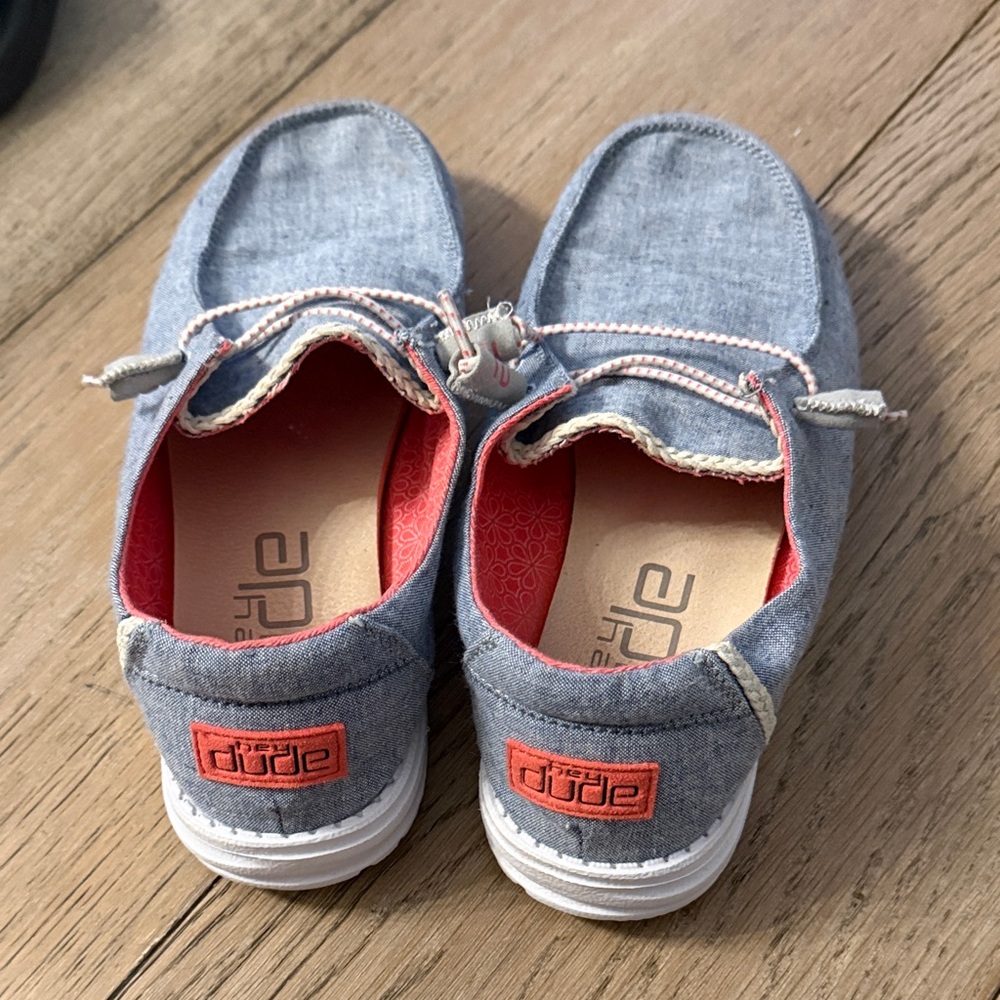 Hey Dude ladies heathered blue and pink shoes size 9